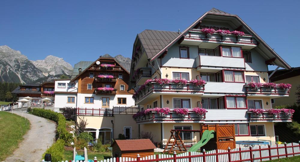 Hotel Neuwirt Ramsau am Dachstein Esterno foto